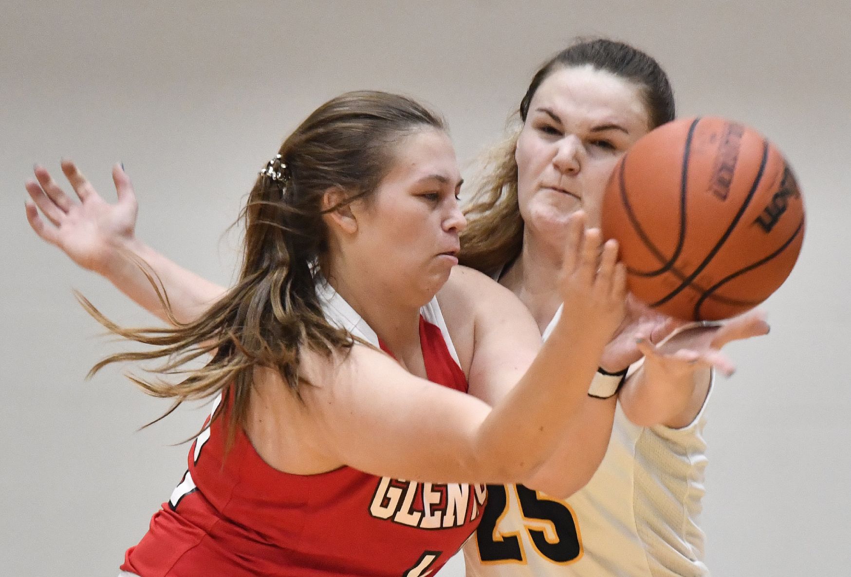 O’Fallon vs Chatham Glenwood in Southern Illinois Shootout basketball game